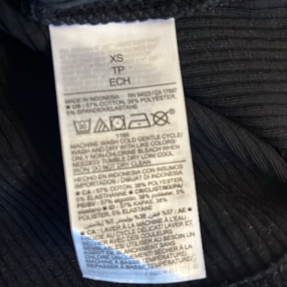 NWT!! Womens size XS black v-neck shirt - Picture 5 of 6